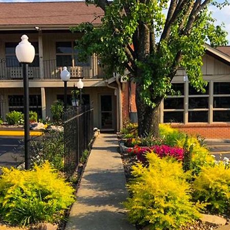 Charles Wesley Motor Lodge Downtown Broken Bow- Hochatown מראה חיצוני תמונה