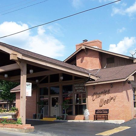 Charles Wesley Motor Lodge Downtown Broken Bow- Hochatown מראה חיצוני תמונה