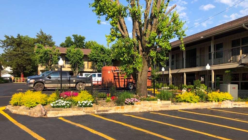 Charles Wesley Motor Lodge Downtown Broken Bow- Hochatown מראה חיצוני תמונה
