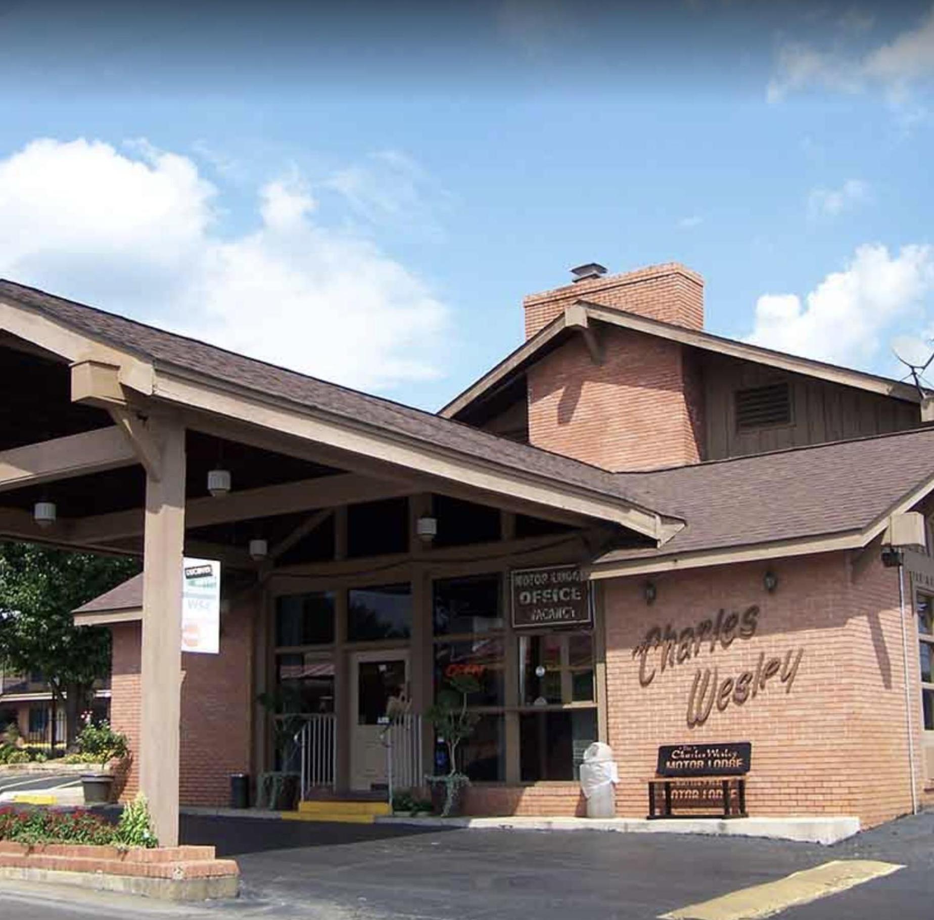 Charles Wesley Motor Lodge Downtown Broken Bow- Hochatown מראה חיצוני תמונה