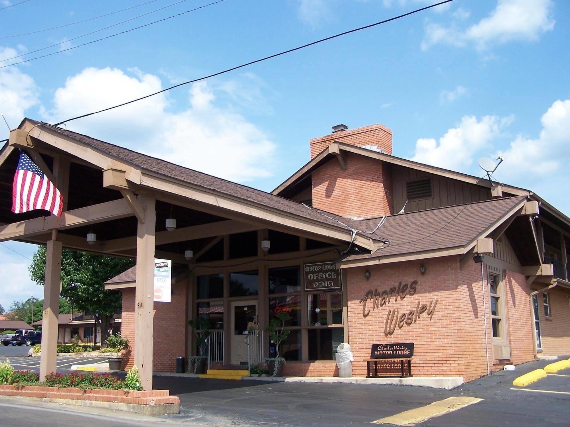 Charles Wesley Motor Lodge Downtown Broken Bow- Hochatown מראה חיצוני תמונה