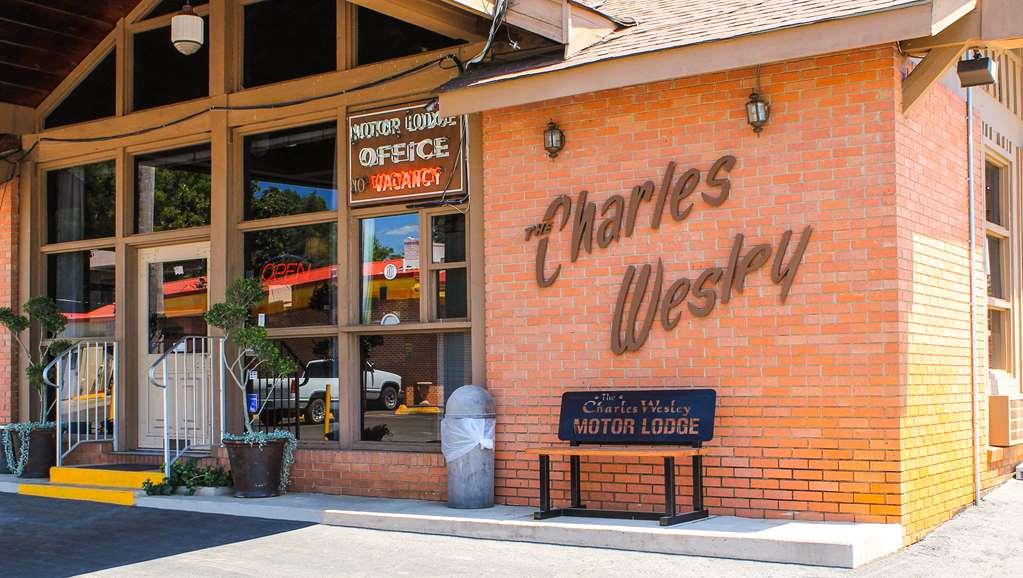 Charles Wesley Motor Lodge Downtown Broken Bow- Hochatown מראה חיצוני תמונה