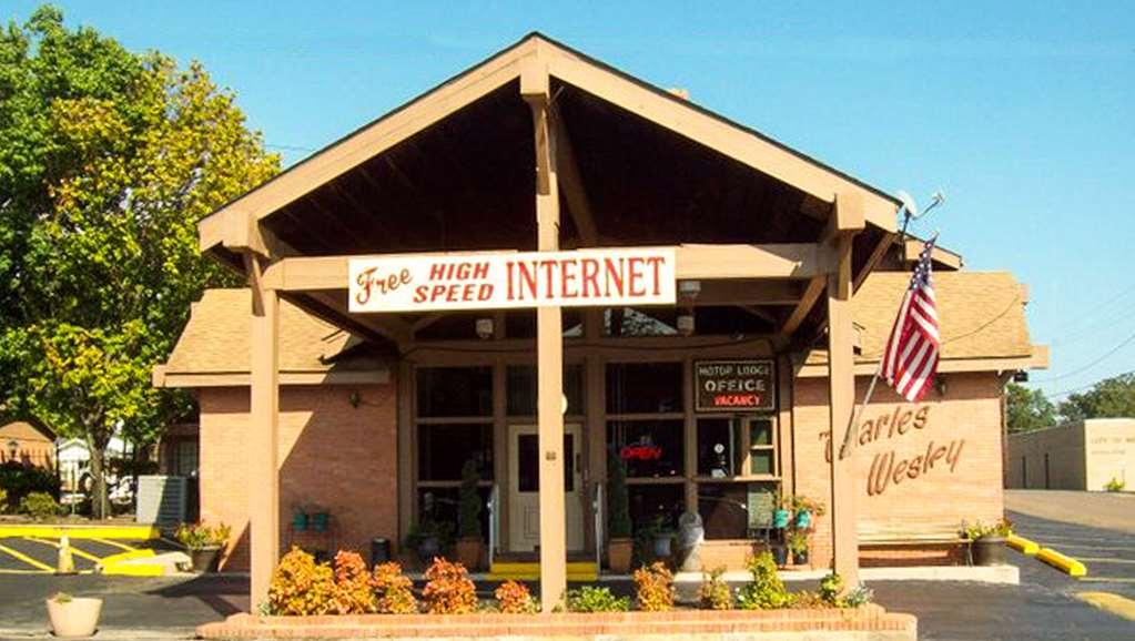 Charles Wesley Motor Lodge Downtown Broken Bow- Hochatown מראה חיצוני תמונה